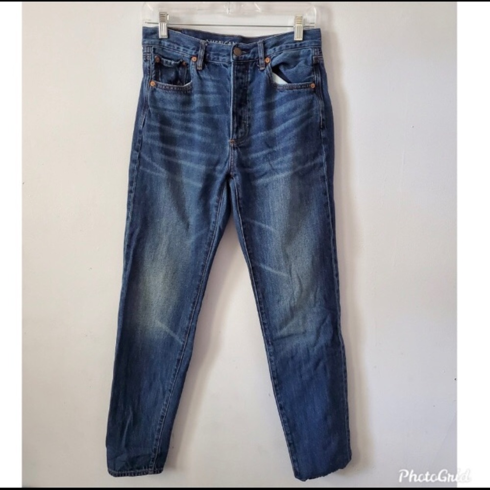 American Eagle Hi-rise girlfriend jeans